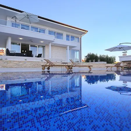 Capan Zadarvillas Sveti Filip i Jakov